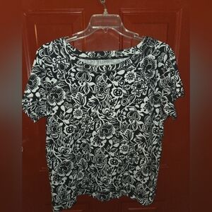 St John's Bay Women's Sz 2XL Black White Floral Cotton T-Shirt Top Short Sleeve